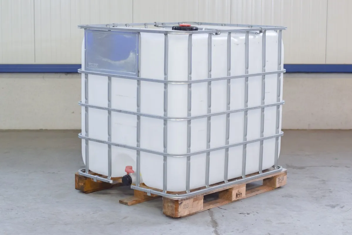 Les produits   Récupérateur d'eau - Récupérateur d'eau de pluie  translucide 1000L palette bois